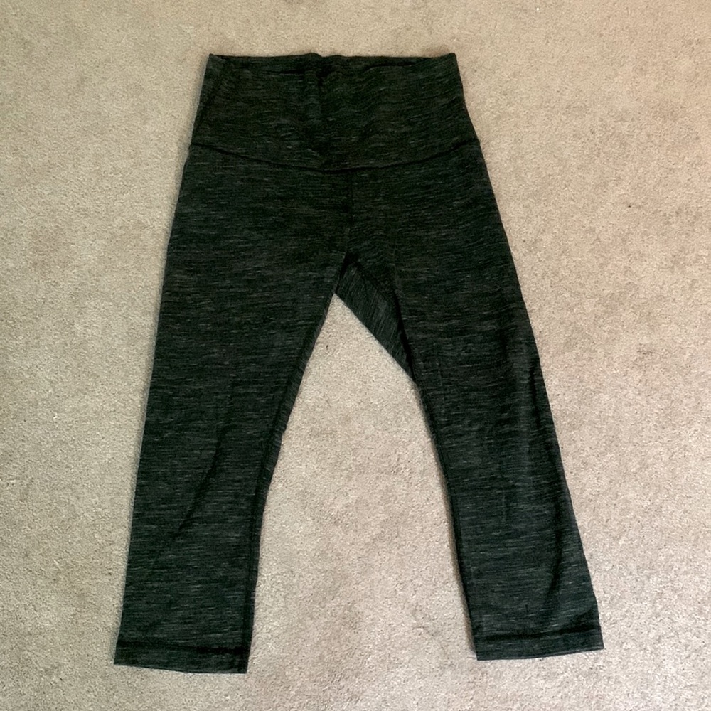 Lululemon size 10 crops